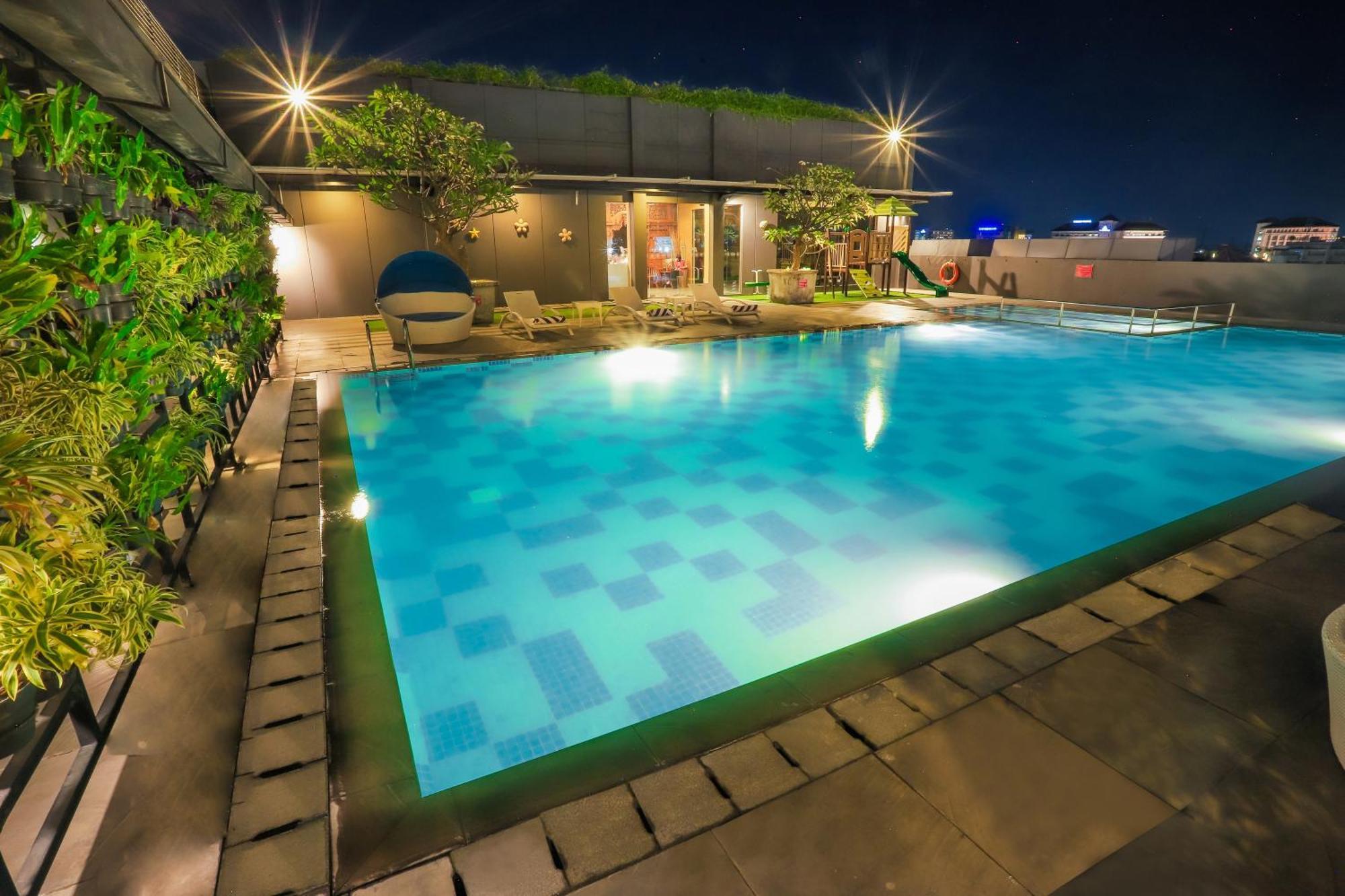 Swiss-Belinn Saripetojo Solo Exterior photo